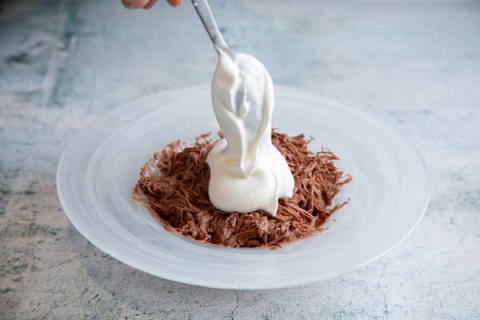 CHOCOLATE BANKの「The Chocolate Shave - Chocolate Shaved Ice with Whipped Cream -（クラシック・ショコラシェイブ チョコレートかき氷 とろける生クリーム添え）」