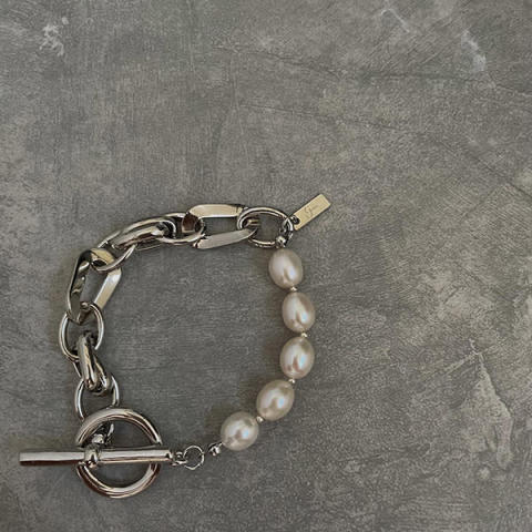 アクセサリーブランド「grace」の「pearl twist chain bracelet」