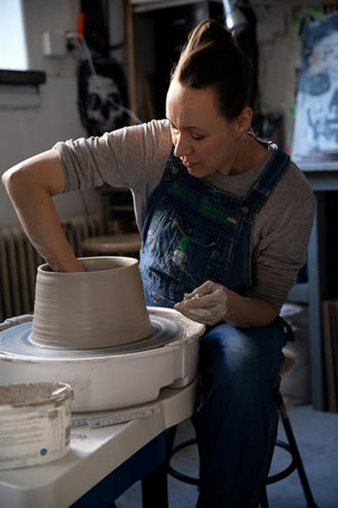 スウェーデンで活躍する陶芸家のイングリッド・ウンショールド