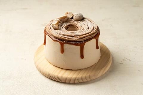 This is CHIFFON CAKE.数量限定のシフォンケーキ「キャラメルモンブラン」