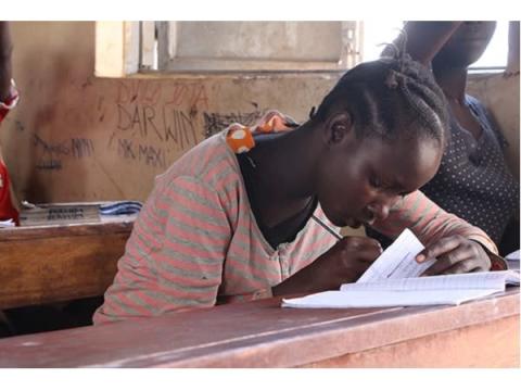 ウガンダの子どもたちに文房具を届ける！書き損じハガキ・切手キャンペーン開催中