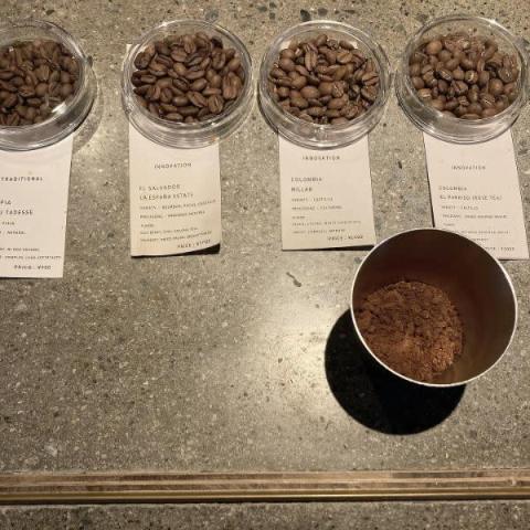 GLITCH COFFEE & ROASTERS監修のnadoya no kaTteのコーヒー豆