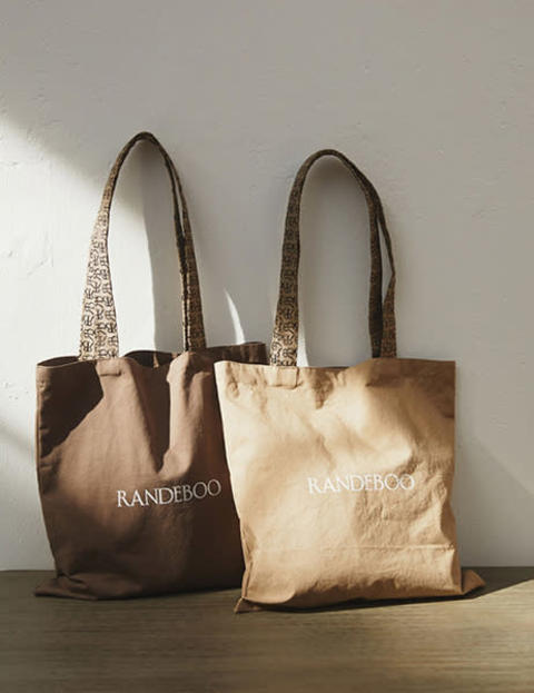 RANDEBOOのシークレットセールでプレゼントされる、「RB monogram trench tote」