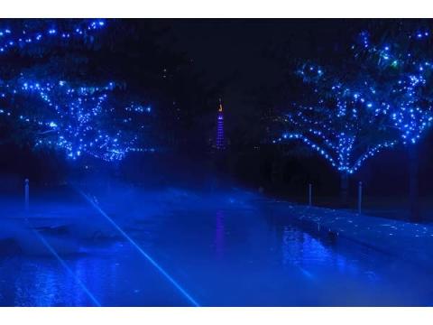【東京都】「品川シーズンテラス イルミネーション 2022」12月開催。「青い結晶」がテーマ