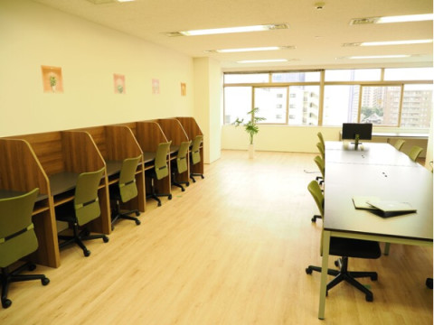 【静岡県浜松市】ITスキルに特化した就労支援事業所「就労移行ITスクール 浜松」がオープン