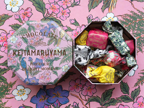 KEITA MARUYAMAの新作「KEITA MARUYAMA OMOTASE詰め合わせチョコレート缶（PINK）」