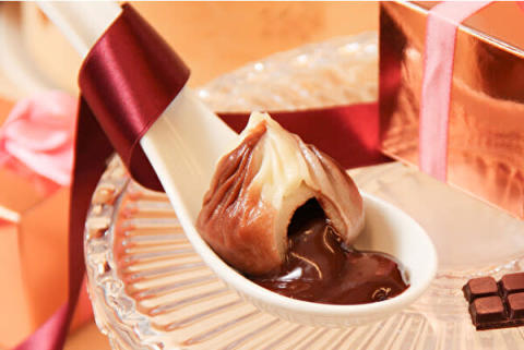 台湾発・小籠包専門店「京鼎樓」とチョコレート専門店「Minimal」がコラボした「チョコレート小籠包」
