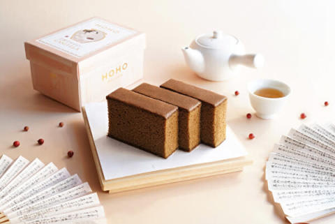 焙じ茶専門店「HOHO HOJICHA」の看板スイーツ「プレミアム焙じ茶カステラ」
