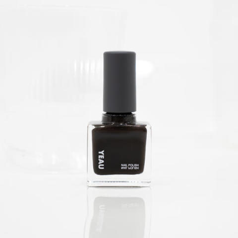 「YEAU」の「YEAU nail polish」の『03 sheer black』