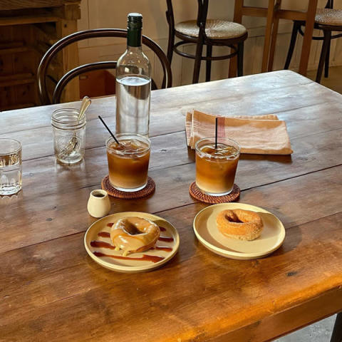 淡路島・五色町のカフェ「SIGNS&CAMP KITCHEN」の自家製ドーナツ