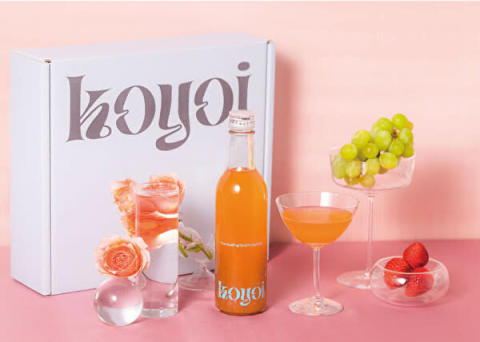 低アルコールカクテルブランド「koyoi」の母の日ギフトで楽しめるバラが香る苺のカクテル「Suite room」